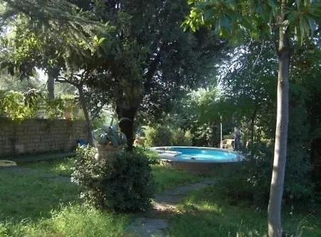 Hotel Clara 2*