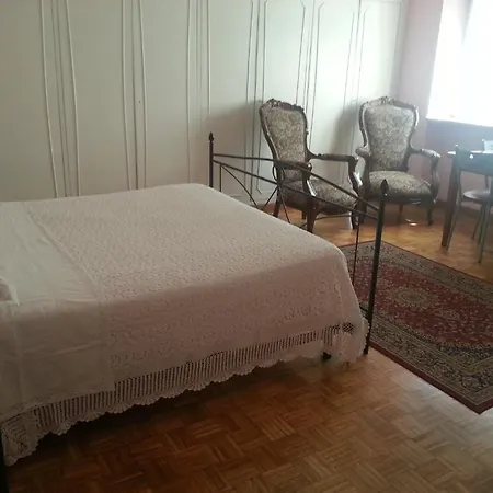 Clara Hotel 2*